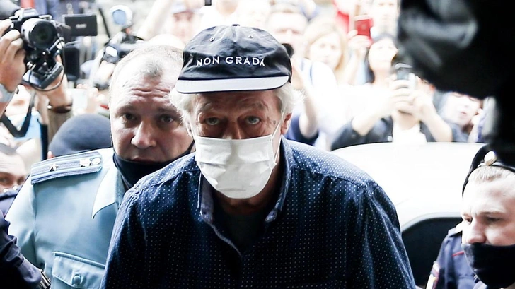 Как Михаилу Ефремову адаптироваться к жизни после УДО: советует психолог