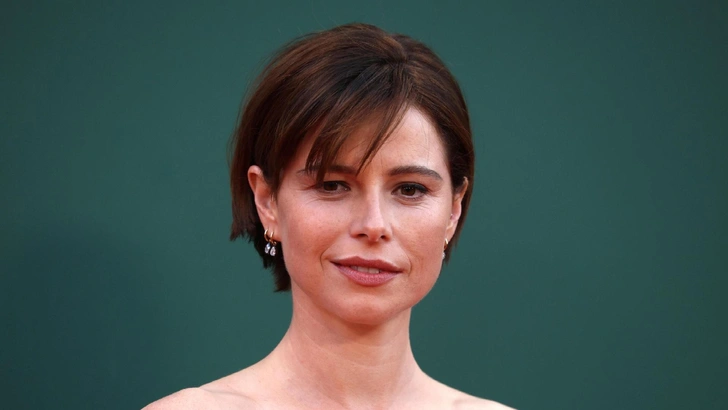 Хайп вокруг Джесси Бакли: 5 главных фактов о звезде «Хамнета»